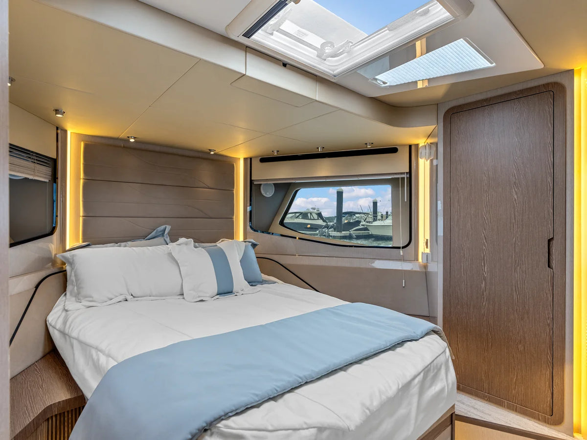 2026 Cruisers Yachts 57 FLY 57.0 feet, Clearwater, Florida #32