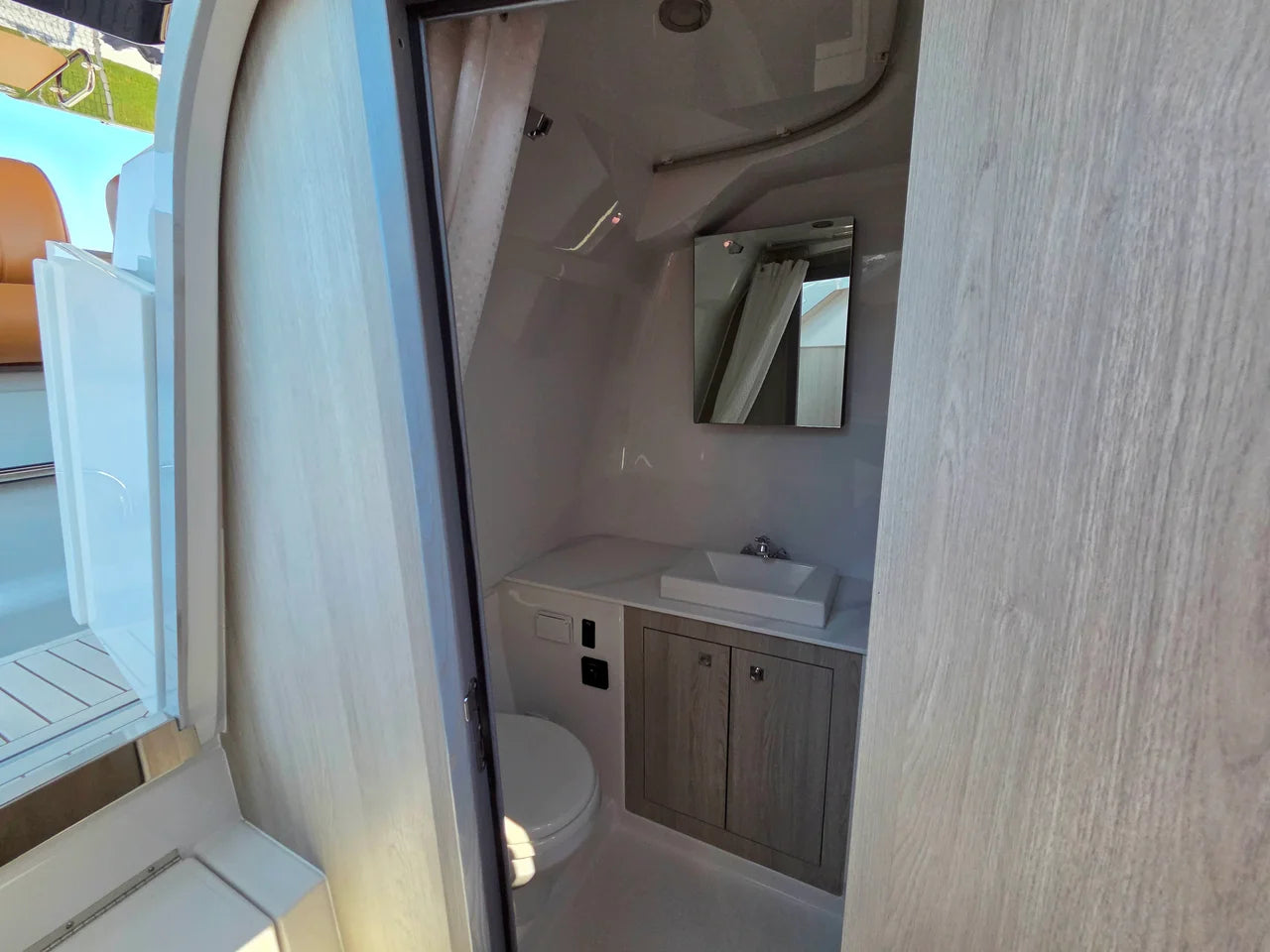 2027 Cruisers Yachts 38 VTR 38.0 feet, Clearwater, Florida #26
