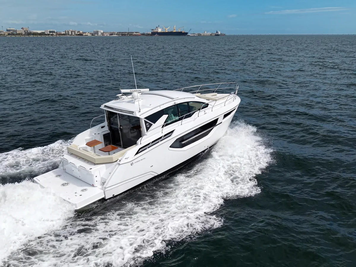 2026 Cruisers Yachts 42 Cantius 42.0 feet, Clearwater, Florida #9