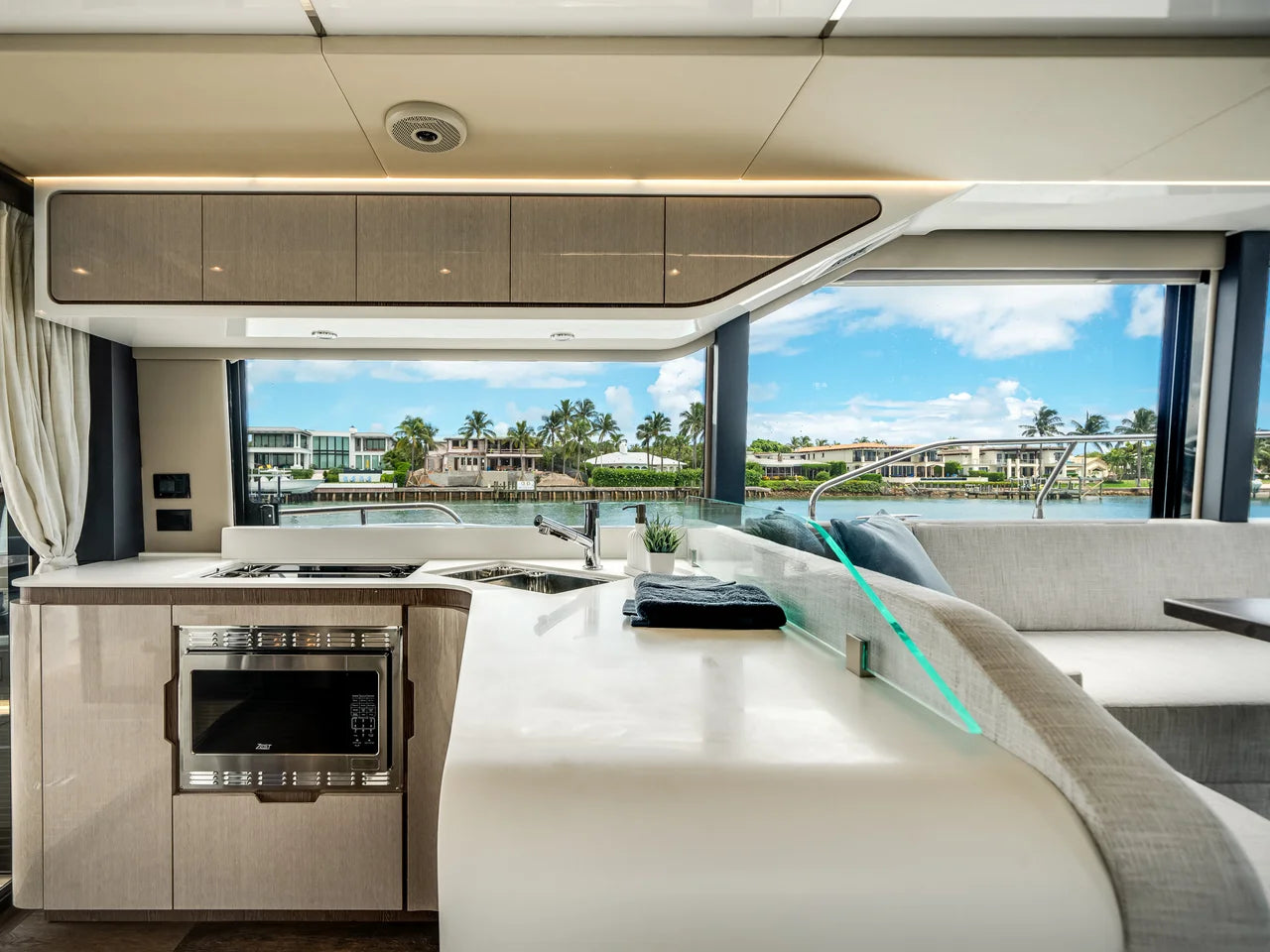 2026 Cruisers Yachts 57 FLY 57.0 feet, Clearwater, Florida #36