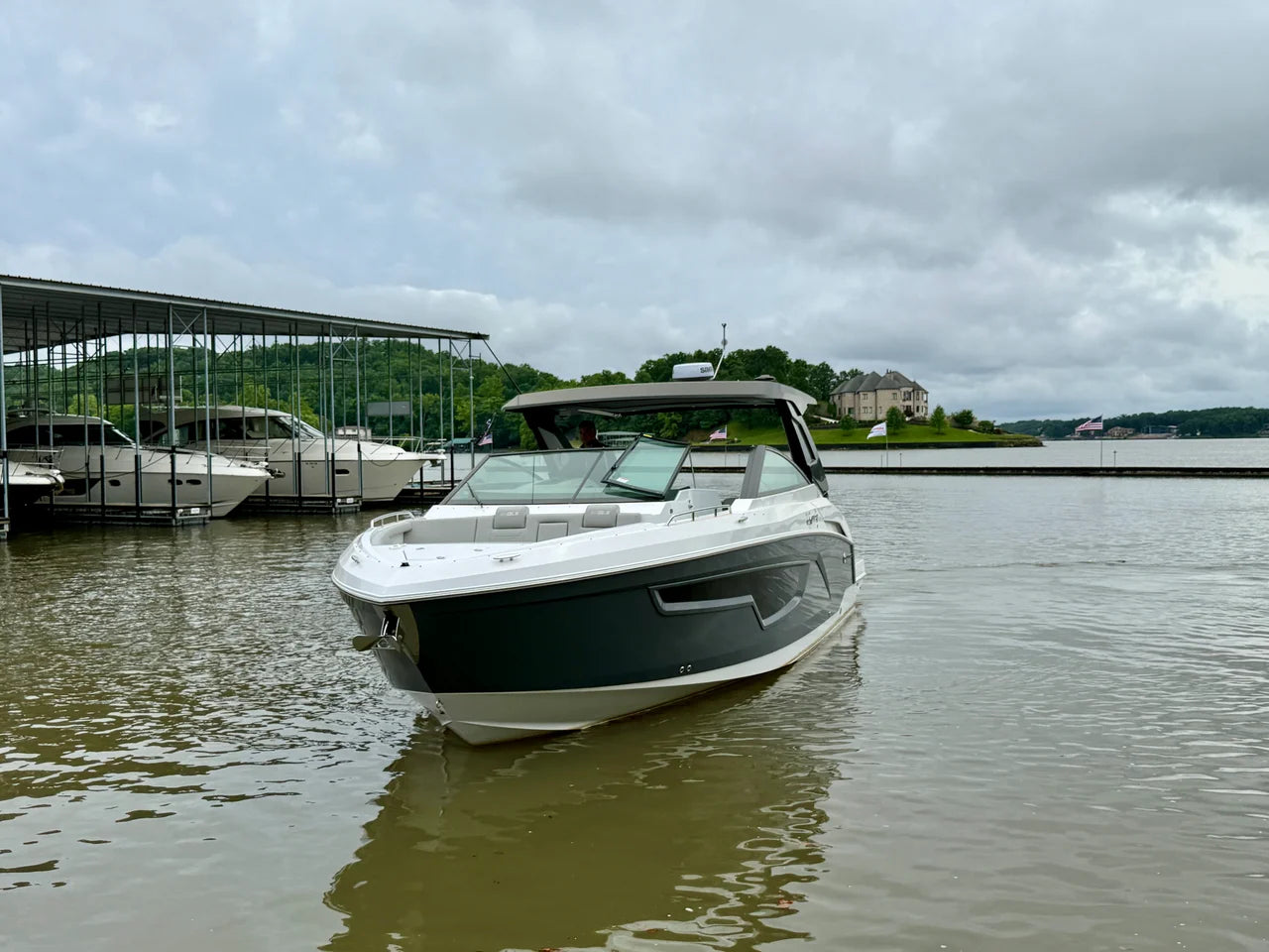 2026 Cruisers Yachts 34 GLS Outboard 34.0 feet, Clearwater, Florida #3