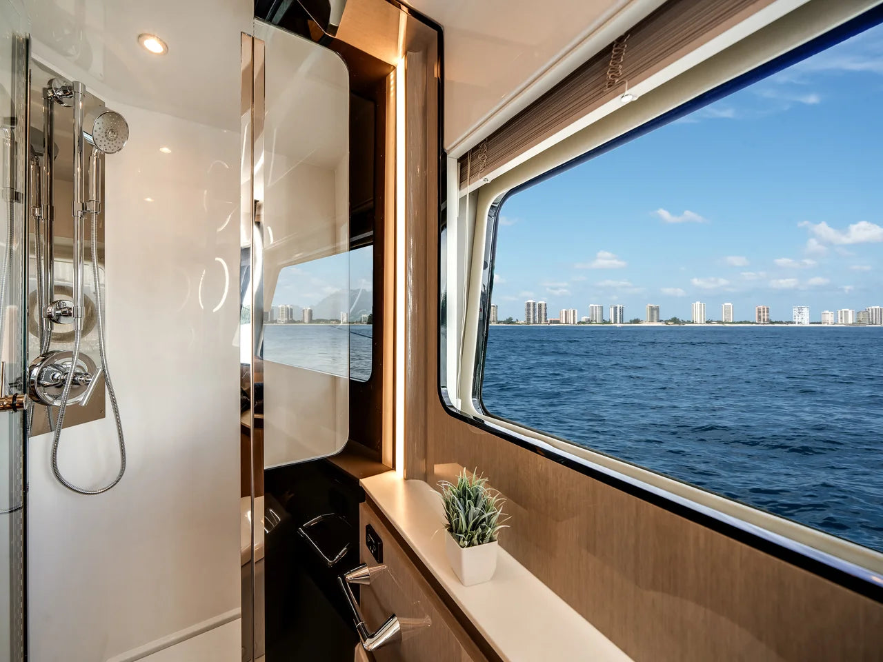 2026 Cruisers Yachts 57 FLY 57.0 feet, Clearwater, Florida #59