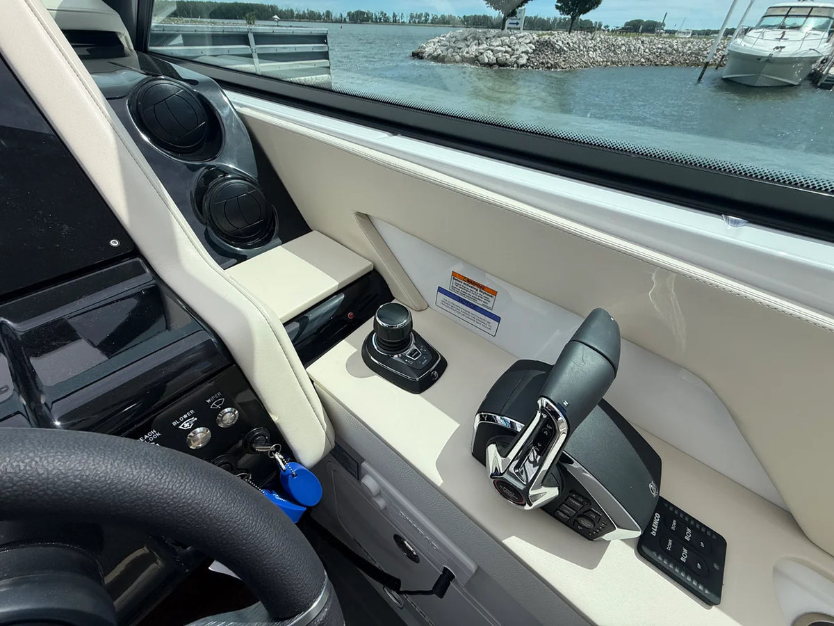 2027 Cruisers Yachts 38 GLS Outboard 38.0 feet, Clearwater, Florida #9
