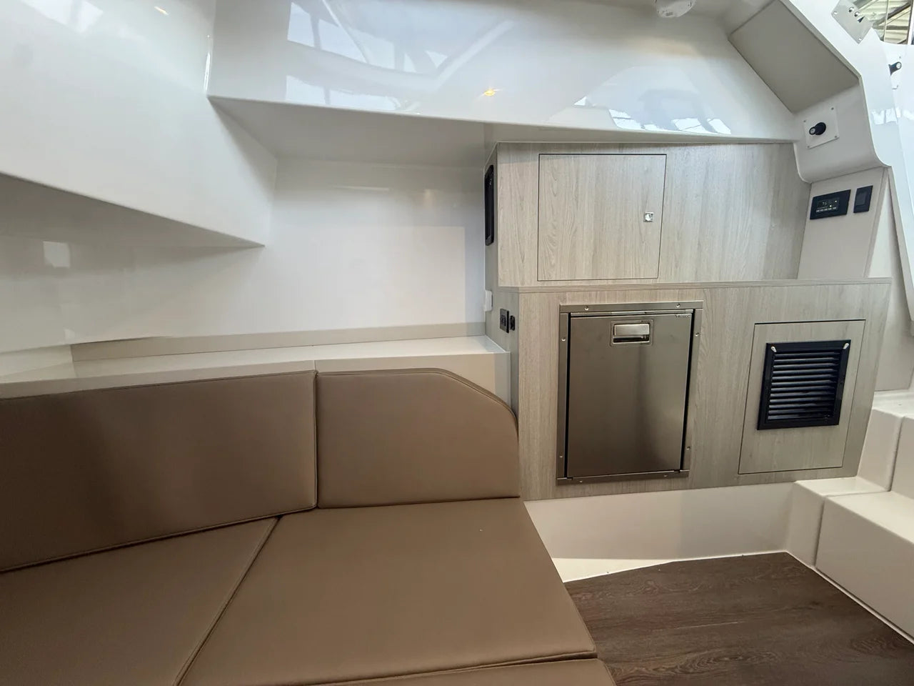 2026 Cruisers Yachts 38 VTR 38.0 feet, Clearwater, Florida #22