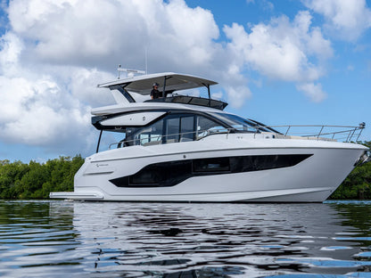 2026 Cruisers Yachts 50 FLY 50.0 feet, Clearwater, Florida #8