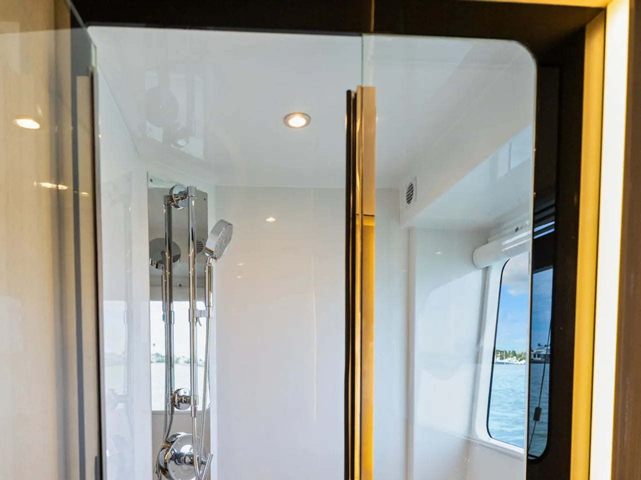 2026 Cruisers Yachts 57 FLY 57.0 feet, Clearwater, Florida #25