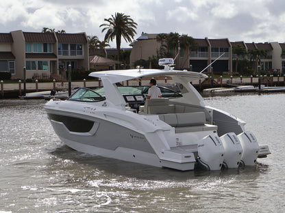 2026 Cruisers Yachts 38 GLS Outboard 38.0 feet, Clearwater, Florida #4
