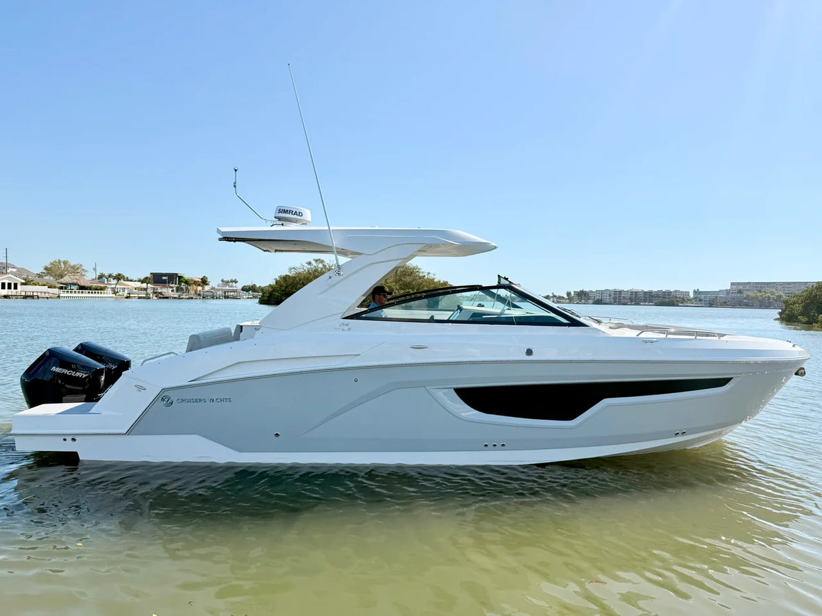 2026 Cruisers Yachts 34 GLS Outboard 34.0 feet, Clearwater, Florida #2