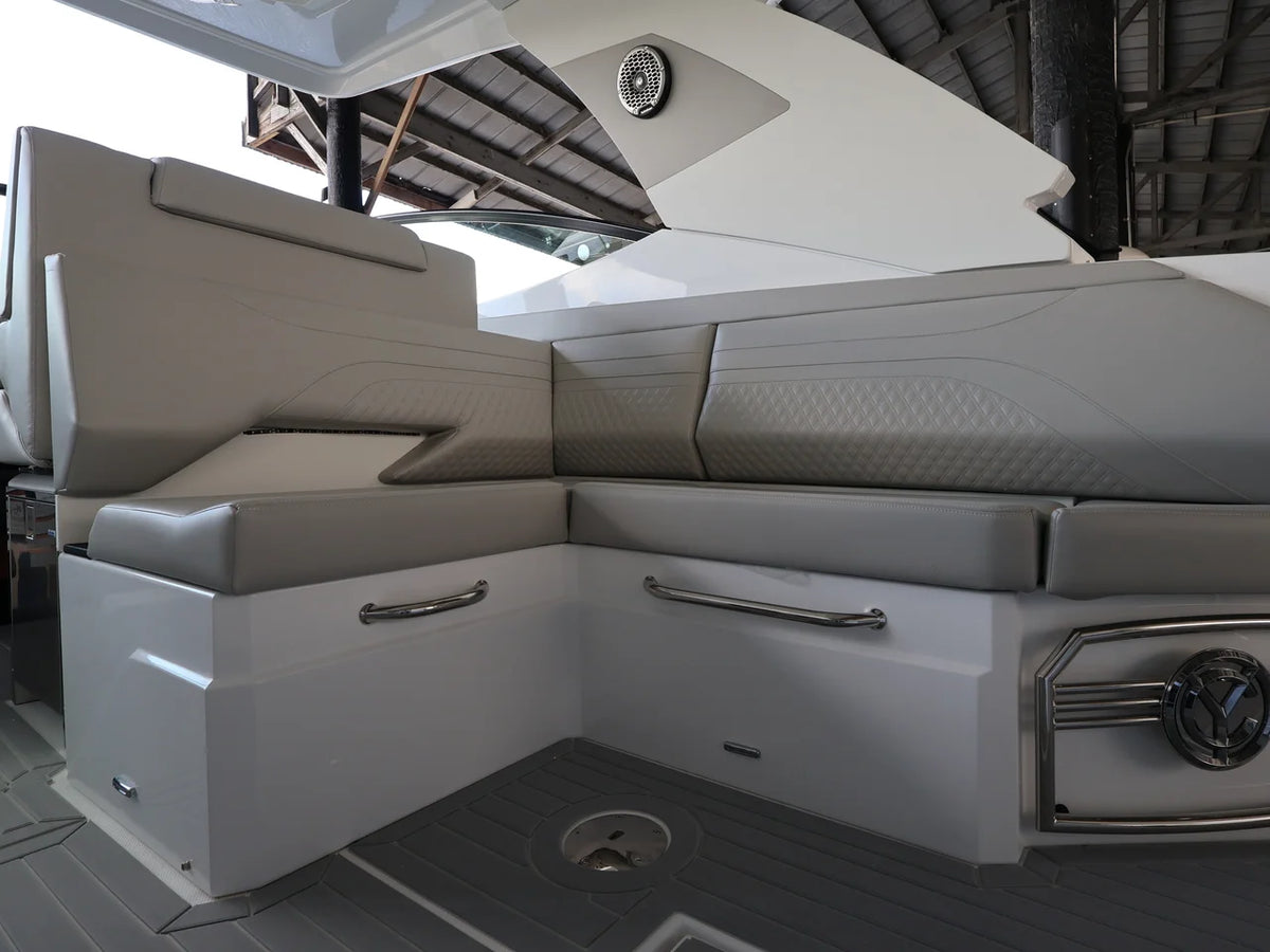 2026 Cruisers Yachts 38 GLS Outboard 38.0 feet, Clearwater, Florida #19