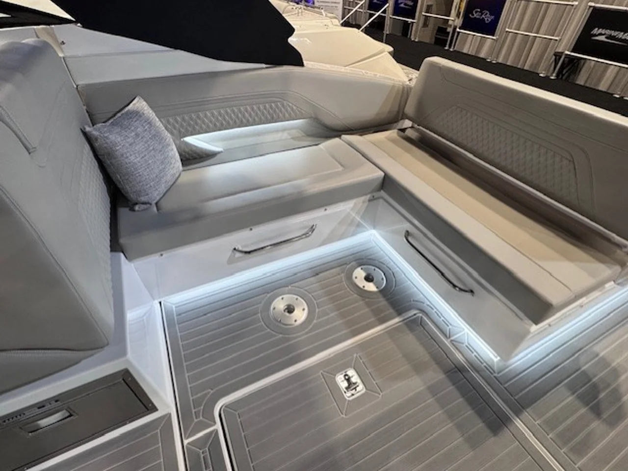 2026 Cruisers Yachts 34 GLS Outboard 34.0 feet, Clearwater, Florida #37