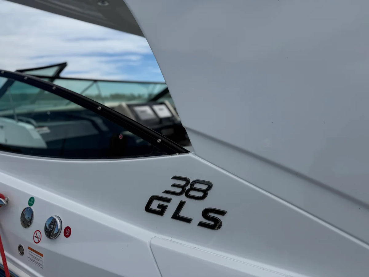 2027 Cruisers Yachts 38 GLS Outboard 38.0 feet, Clearwater, Florida #18