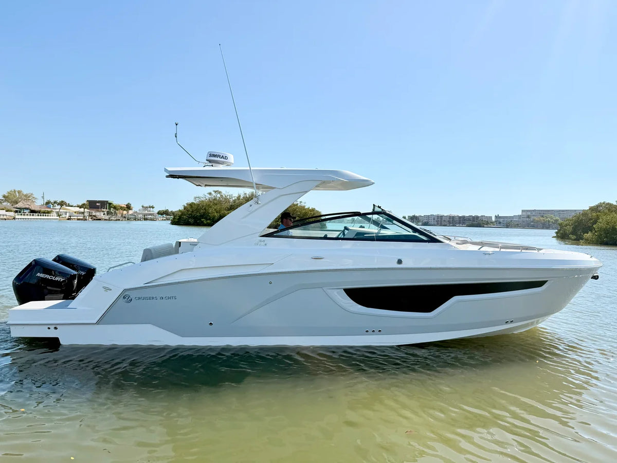 2026 Cruisers Yachts 34 GLS Outboard 34.0 feet, Clearwater, Florida #3