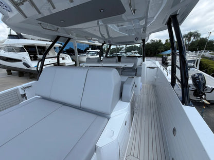 2026 Cruisers Yachts 38 VTR 38.0 feet, Clearwater, Florida #7