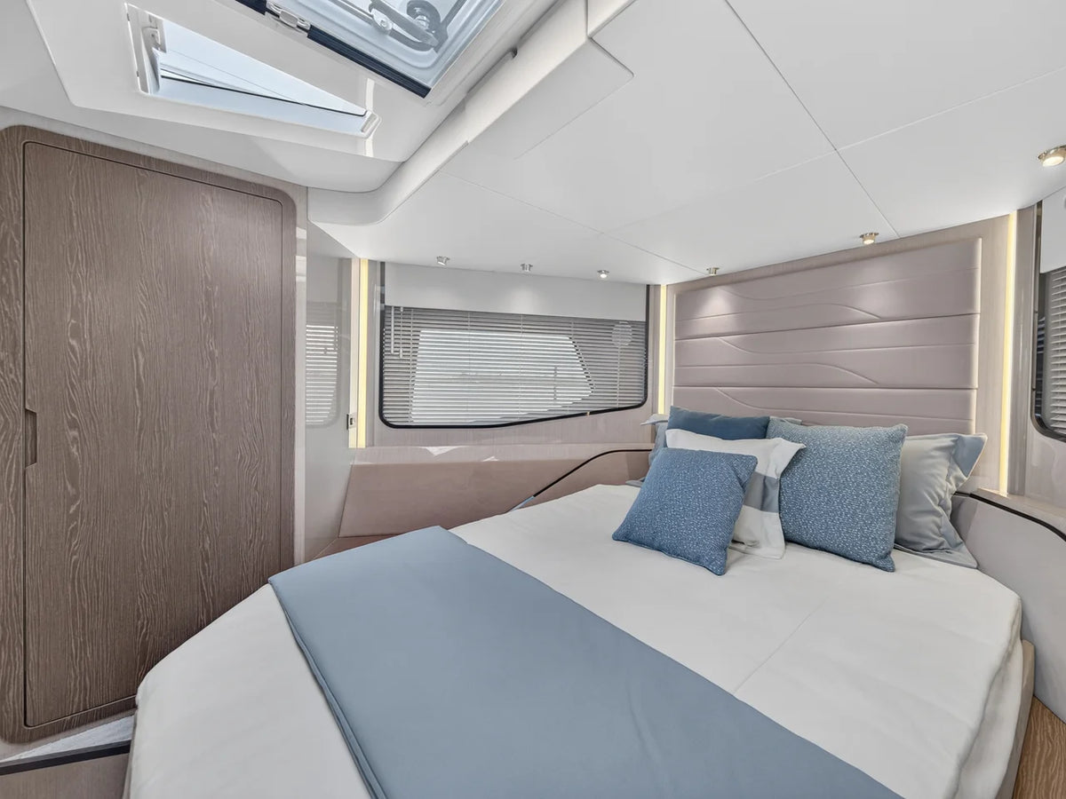 2026 Cruisers Yachts 57 FLY 57.0 feet, Clearwater, Florida #18