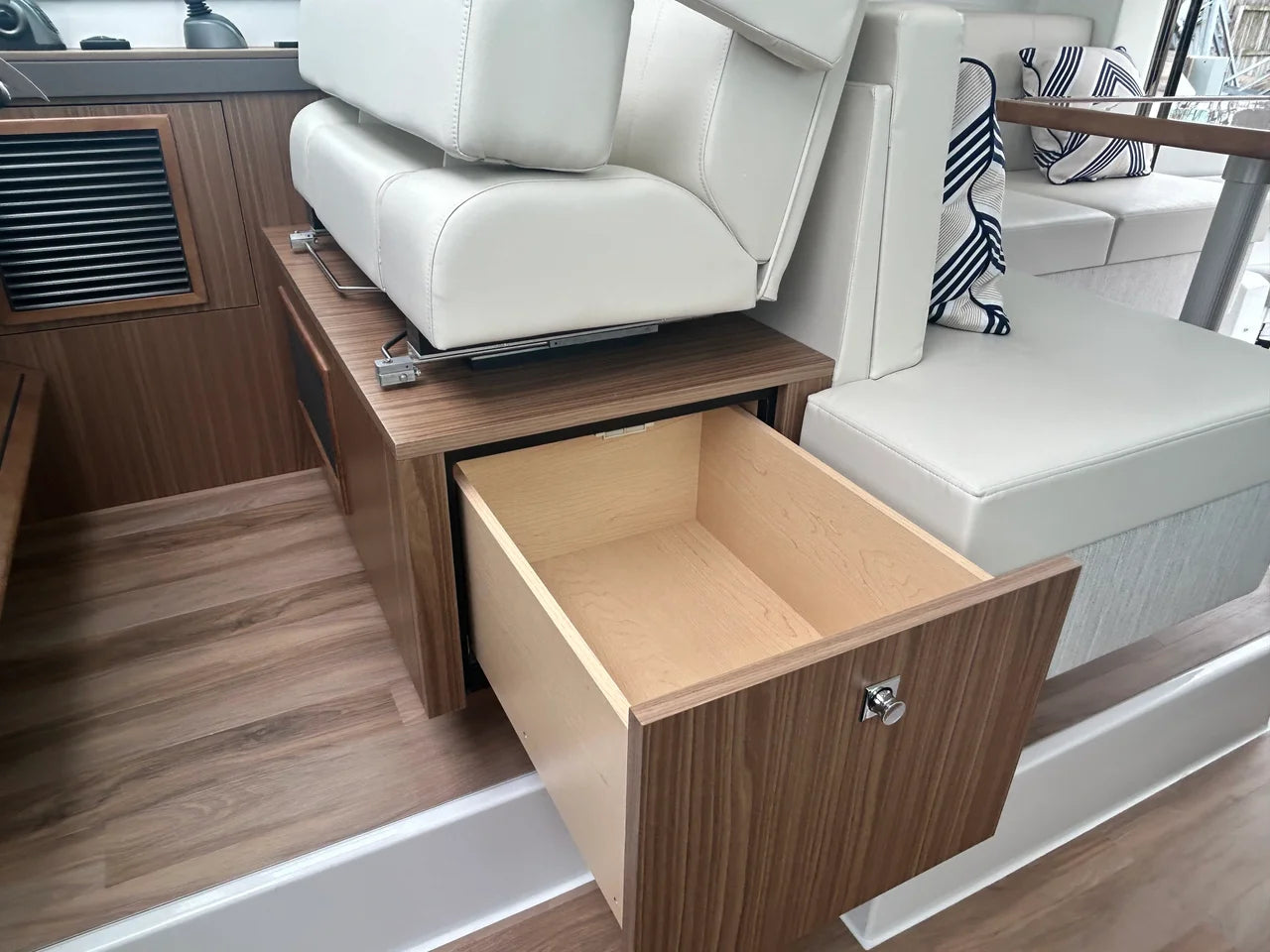 2026 Cruisers Yachts 42 Cantius 42.0 feet, Clearwater, Florida #39