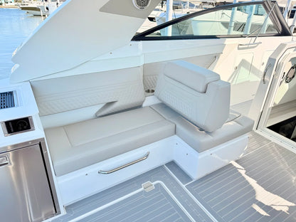 2026 Cruisers Yachts 34 GLS Outboard 34.0 feet, Clearwater, Florida #51
