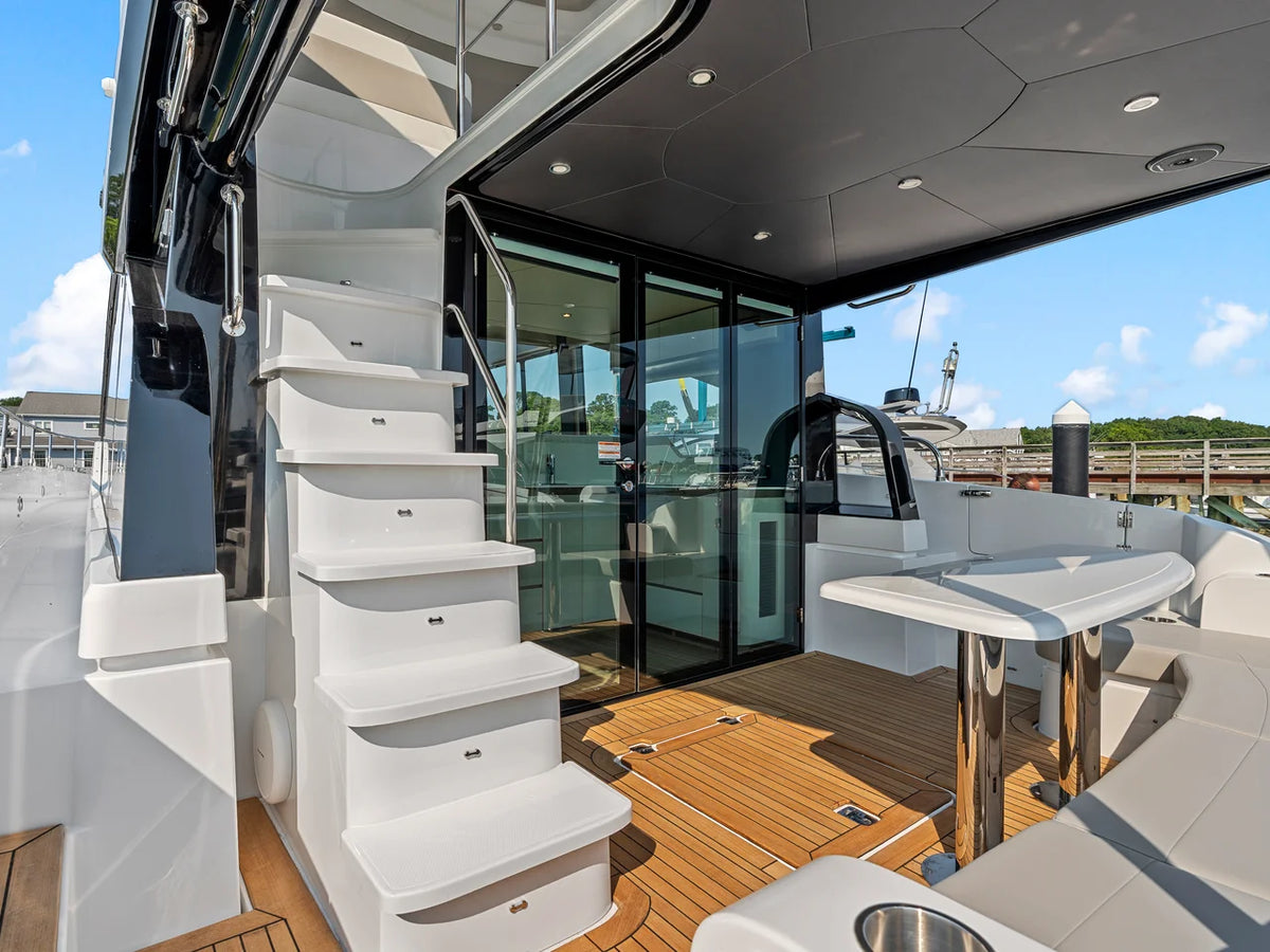 2027 Cruisers Yachts 50 FLY 50.0 feet, Clearwater, Florida #8