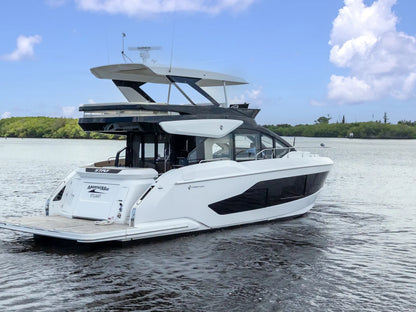 2026 Cruisers Yachts 57 FLY 57.0 feet, Clearwater, Florida #6