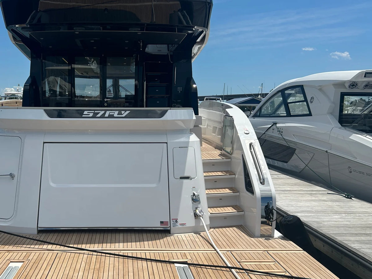 2026 Cruisers Yachts 57 FLY 57.0 feet, Clearwater, Florida #9