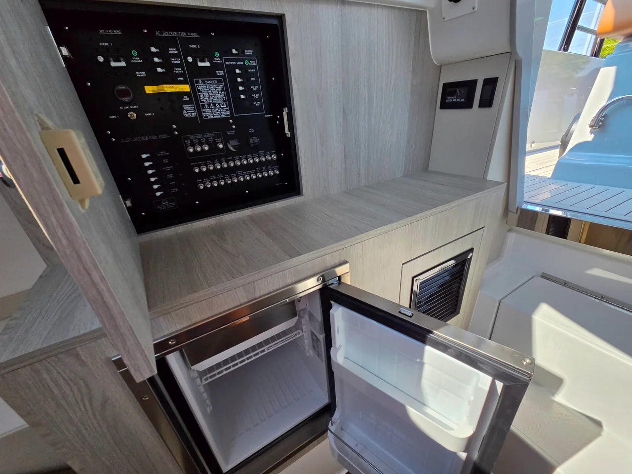 2027 Cruisers Yachts 38 VTR 38.0 feet, Clearwater, Florida #28