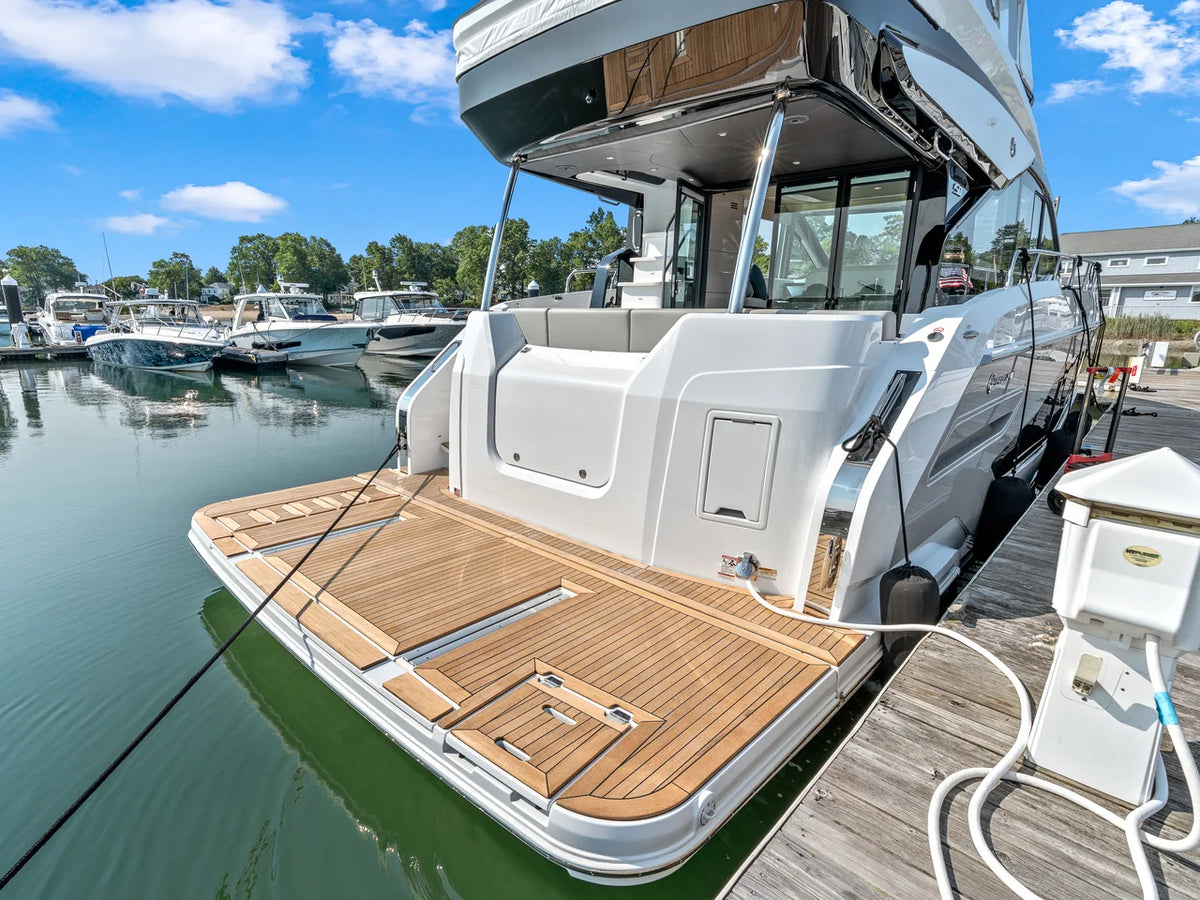 2027 Cruisers Yachts 50 FLY 50.0 feet, Clearwater, Florida #5