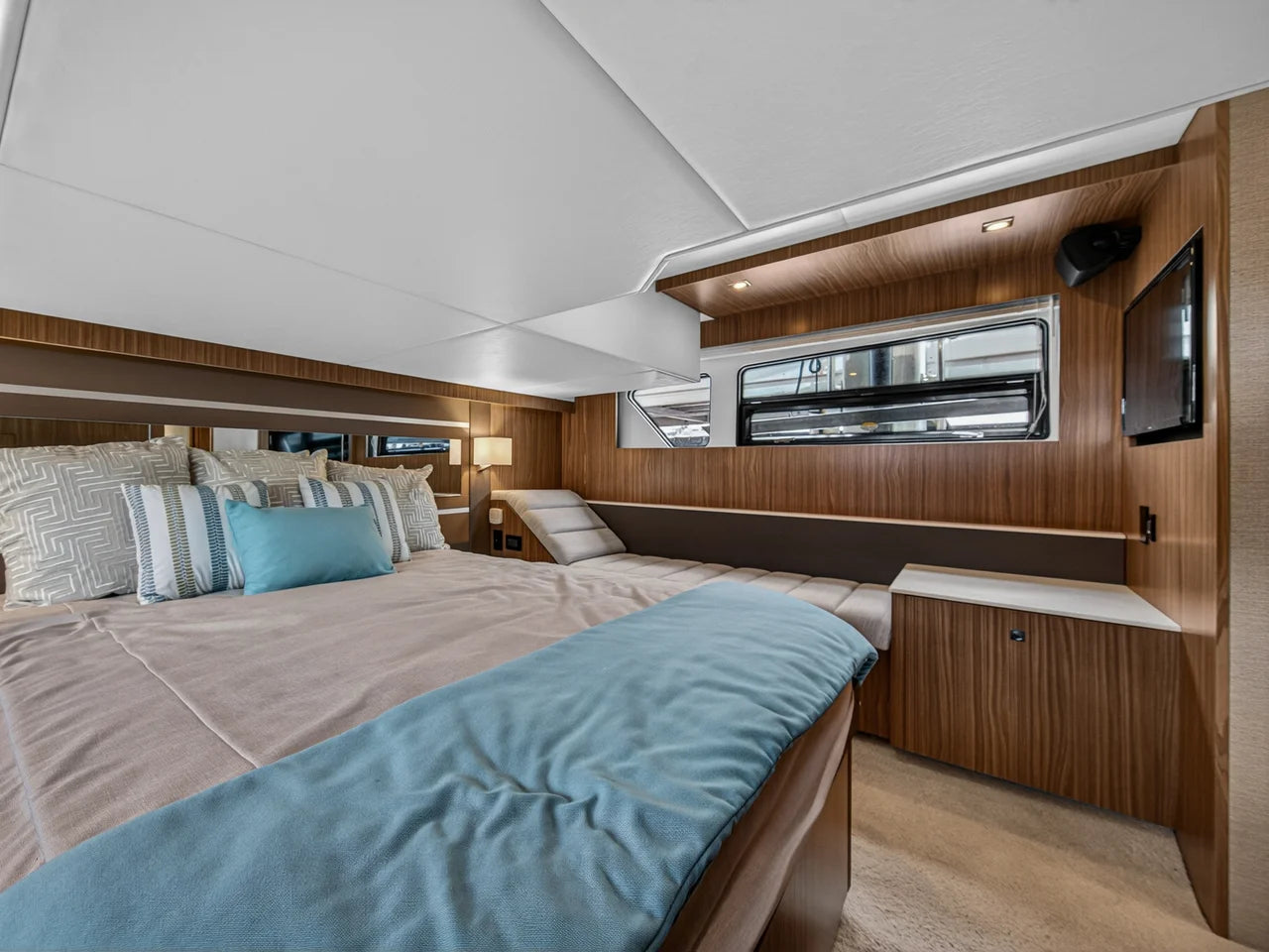 2026 Cruisers Yachts 46 Cantius 46.0 feet, Clearwater, Florida #57