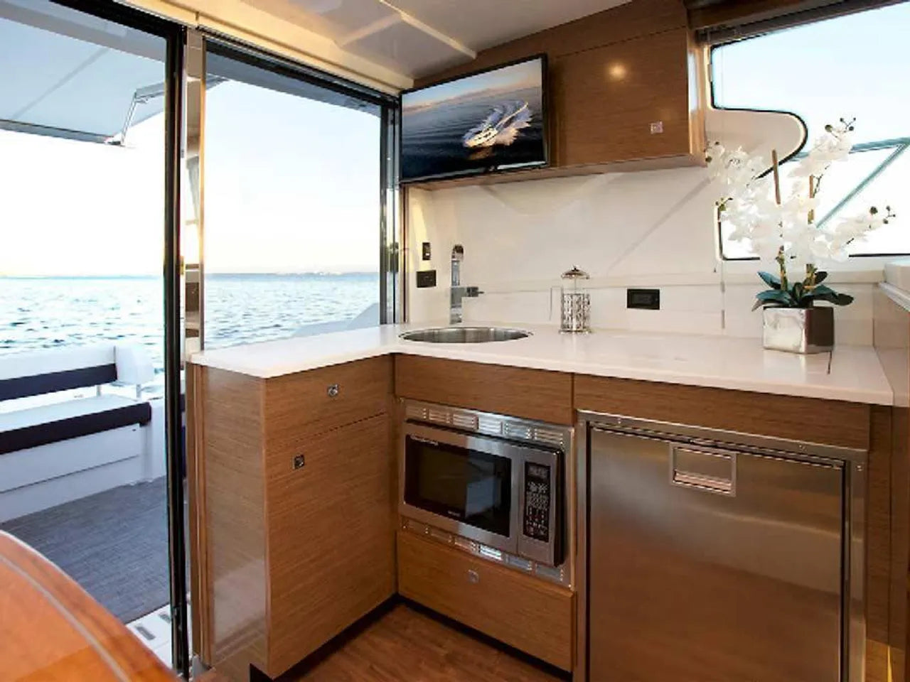 2026 Cruisers Yachts 42 Cantius 42.0 feet, Clearwater, Florida #7