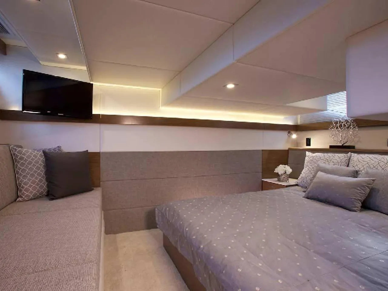 2026 Cruisers Yachts 42 Cantius 42.0 feet, Clearwater, Florida #12