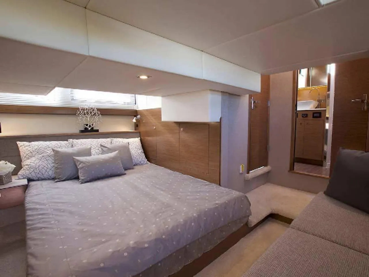 2026 Cruisers Yachts 42 Cantius 42.0 feet, Clearwater, Florida #11