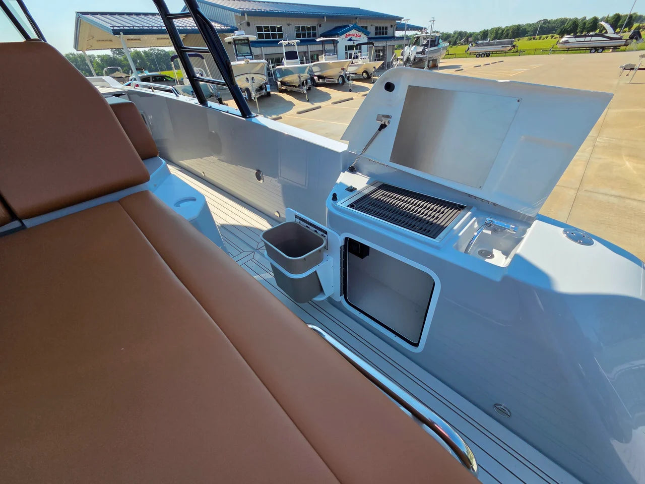 2027 Cruisers Yachts 38 VTR 38.0 feet, Clearwater, Florida #17