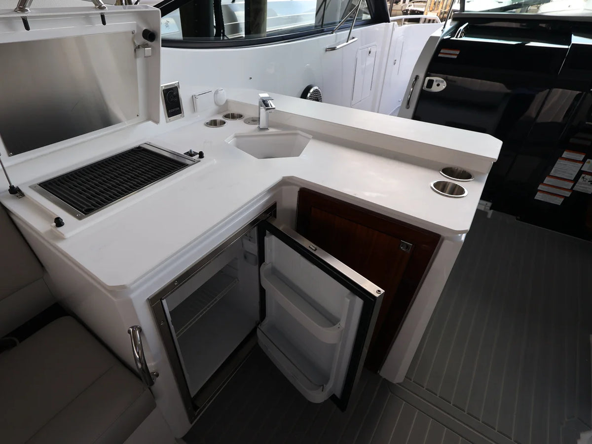 2026 Cruisers Yachts 38 GLS Outboard 38.0 feet, Clearwater, Florida #22