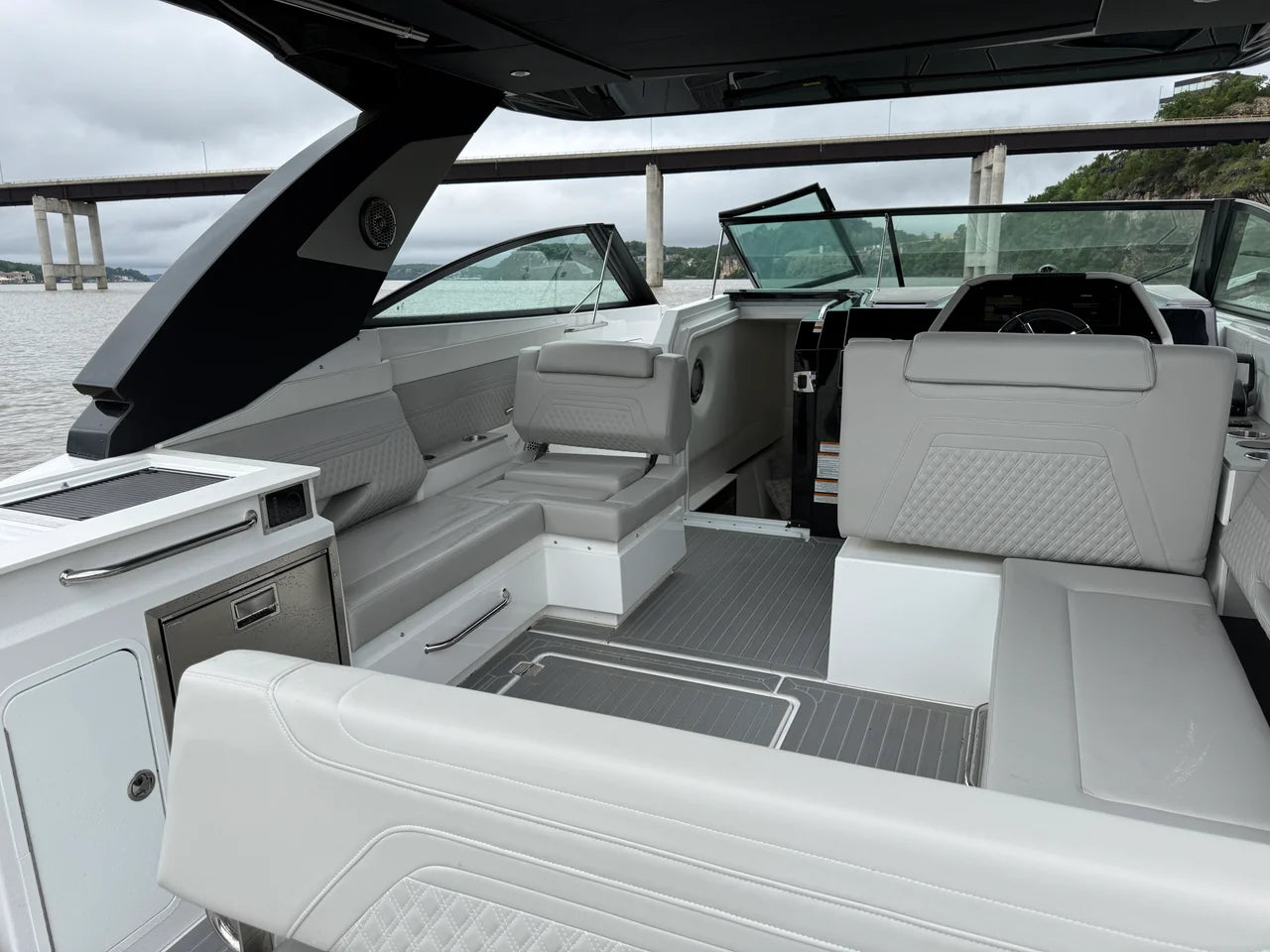 2026 Cruisers Yachts 34 GLS Outboard 34.0 feet, Clearwater, Florida #13
