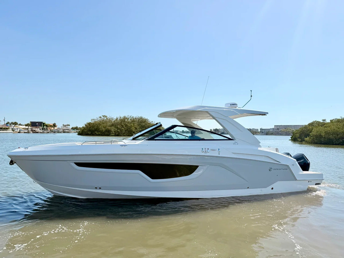2026 Cruisers Yachts 34 GLS Outboard 34.0 feet, Clearwater, Florida #23