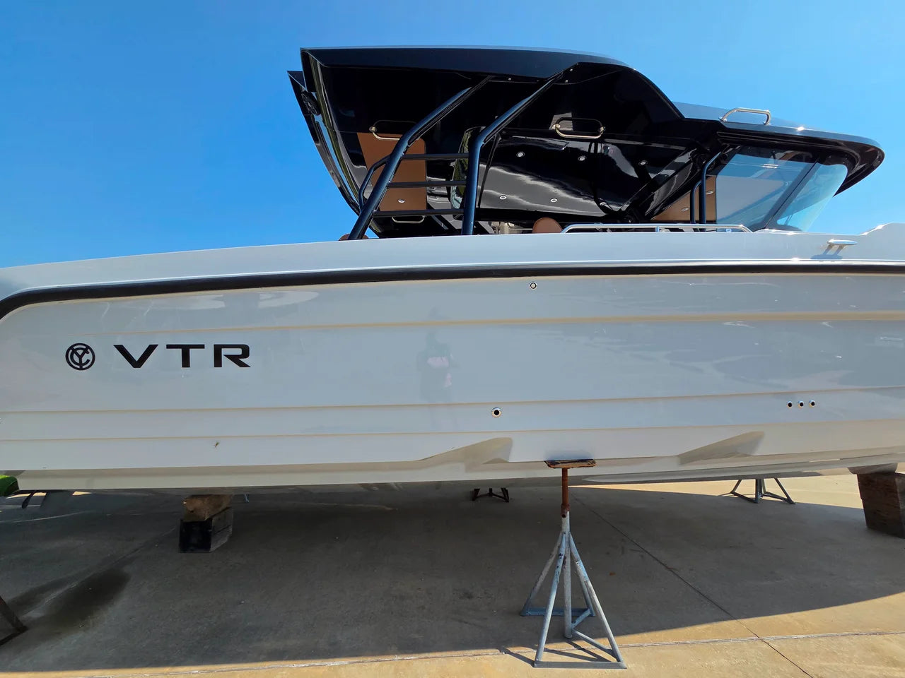 2027 Cruisers Yachts 38 VTR 38.0 feet, Clearwater, Florida #2