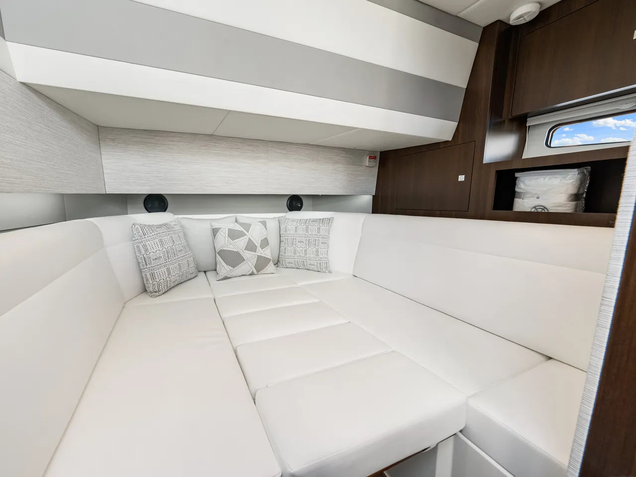 2026 Cruisers Yachts 42 GLS Outboard 42.0 feet, Clearwater, Florida #40