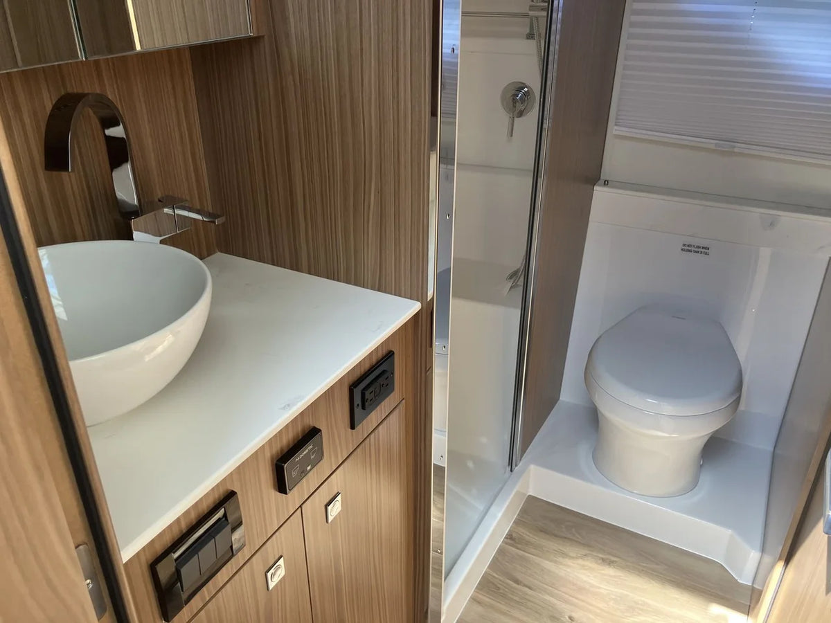 2026 Cruisers Yachts 42 Cantius 42.0 feet, Clearwater, Florida #18