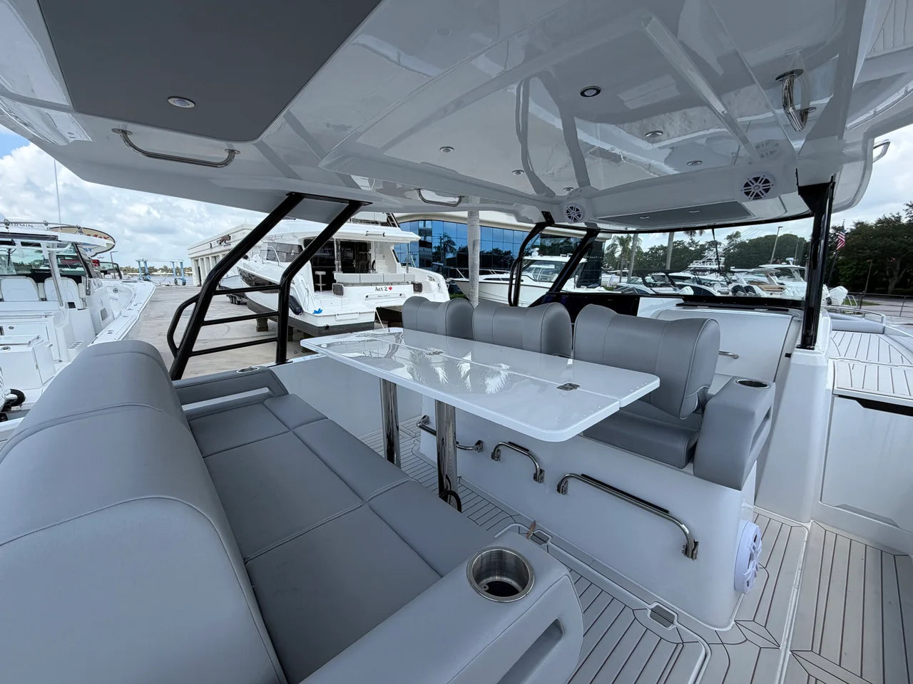 2026 Cruisers Yachts 38 VTR 38.0 feet, Clearwater, Florida #8
