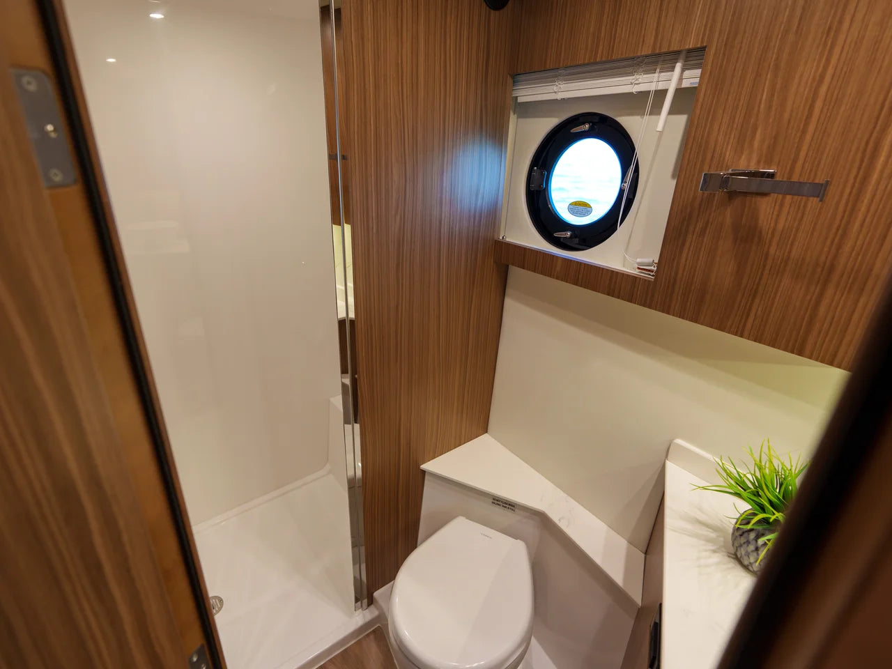 2026 Cruisers Yachts 42 Cantius 42.0 feet, Clearwater, Florida #13