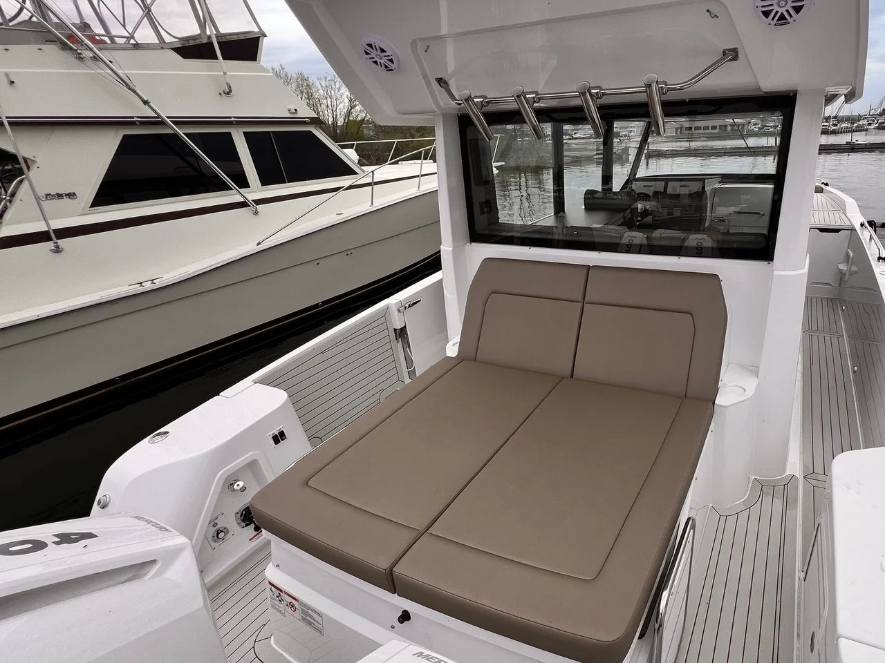 2026 Cruisers Yachts 38 VTR EC 38.0 feet, Clearwater, Florida #8