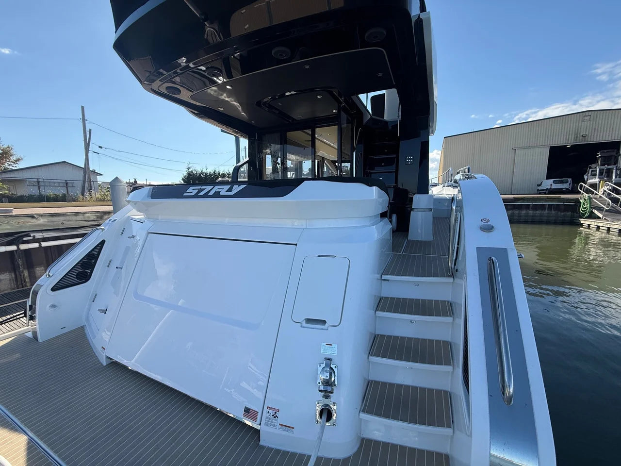 2026 Cruisers Yachts 57 FLY 57.0 feet, Clearwater, Florida #7