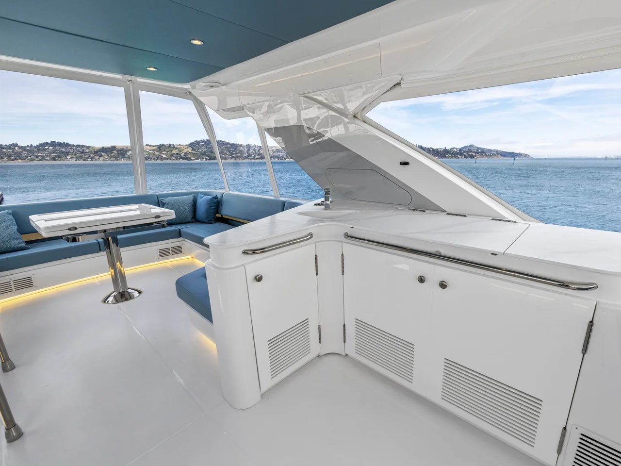 2026 Cruisers Yachts 57 FLY 57.0 feet, Clearwater, Florida #32