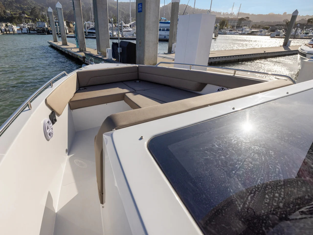2026 Cruisers Yachts 38 VTR EC 38.0 feet, Clearwater, Florida #24