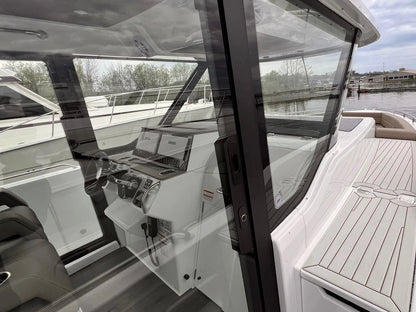 2026 Cruisers Yachts 38 VTR EC 38.0 feet, Clearwater, Florida #12