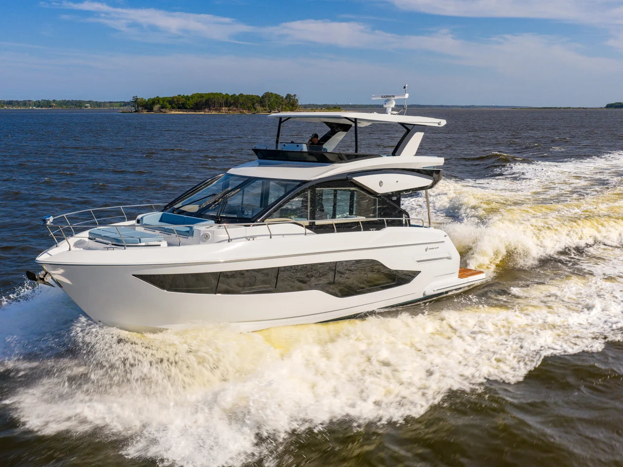 2026 Cruisers Yachts 50 FLY 50.0 feet, Clearwater, Florida #5
