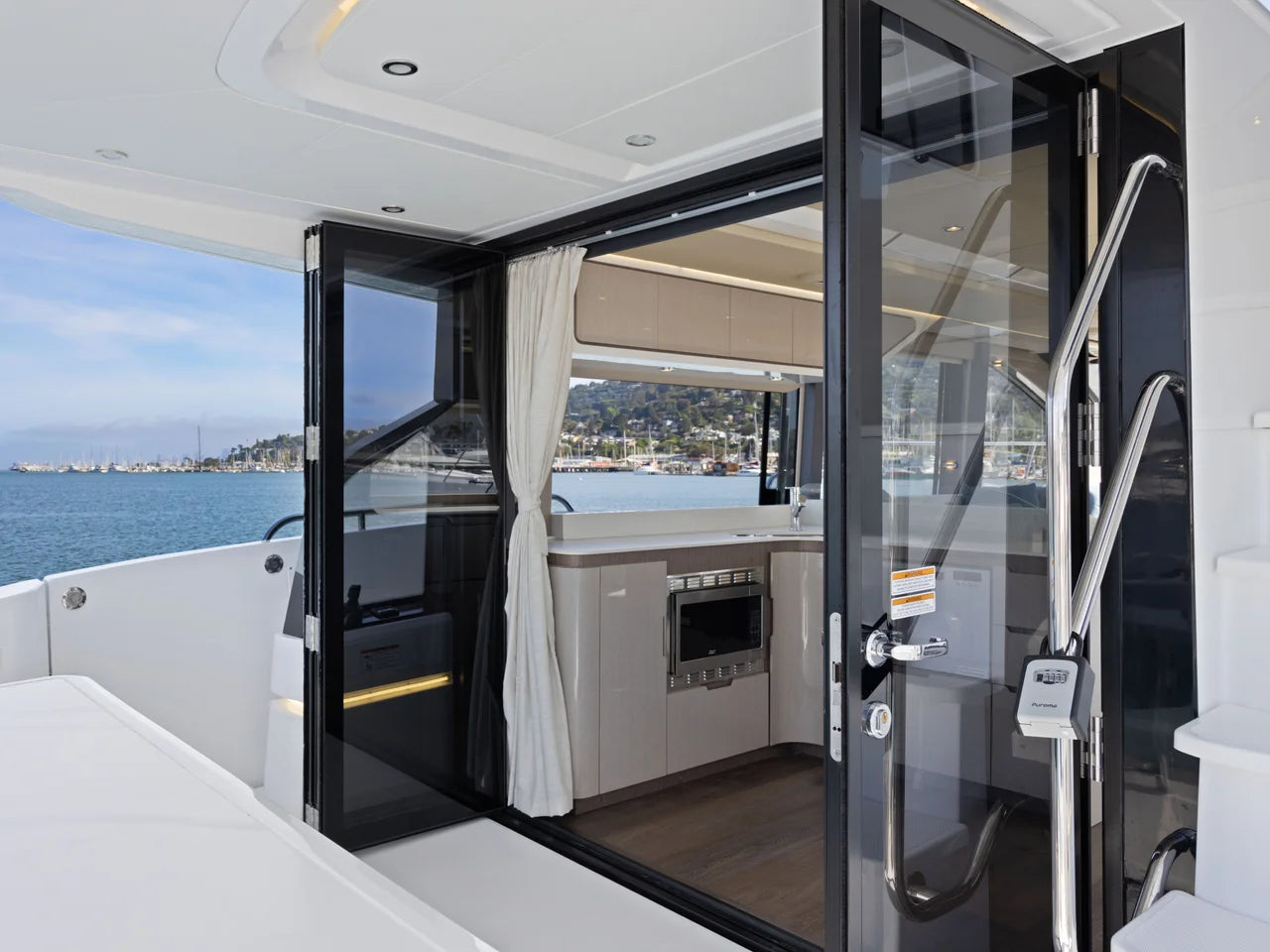 2026 Cruisers Yachts 57 FLY 57.0 feet, Clearwater, Florida #24