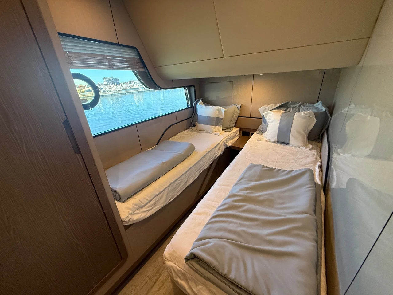 2026 Cruisers Yachts 57 FLY 57.0 feet, Clearwater, Florida #9