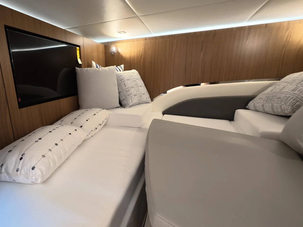 2026 Cruisers Yachts 50GLS OB 50.0 feet, Clearwater, Florida #49