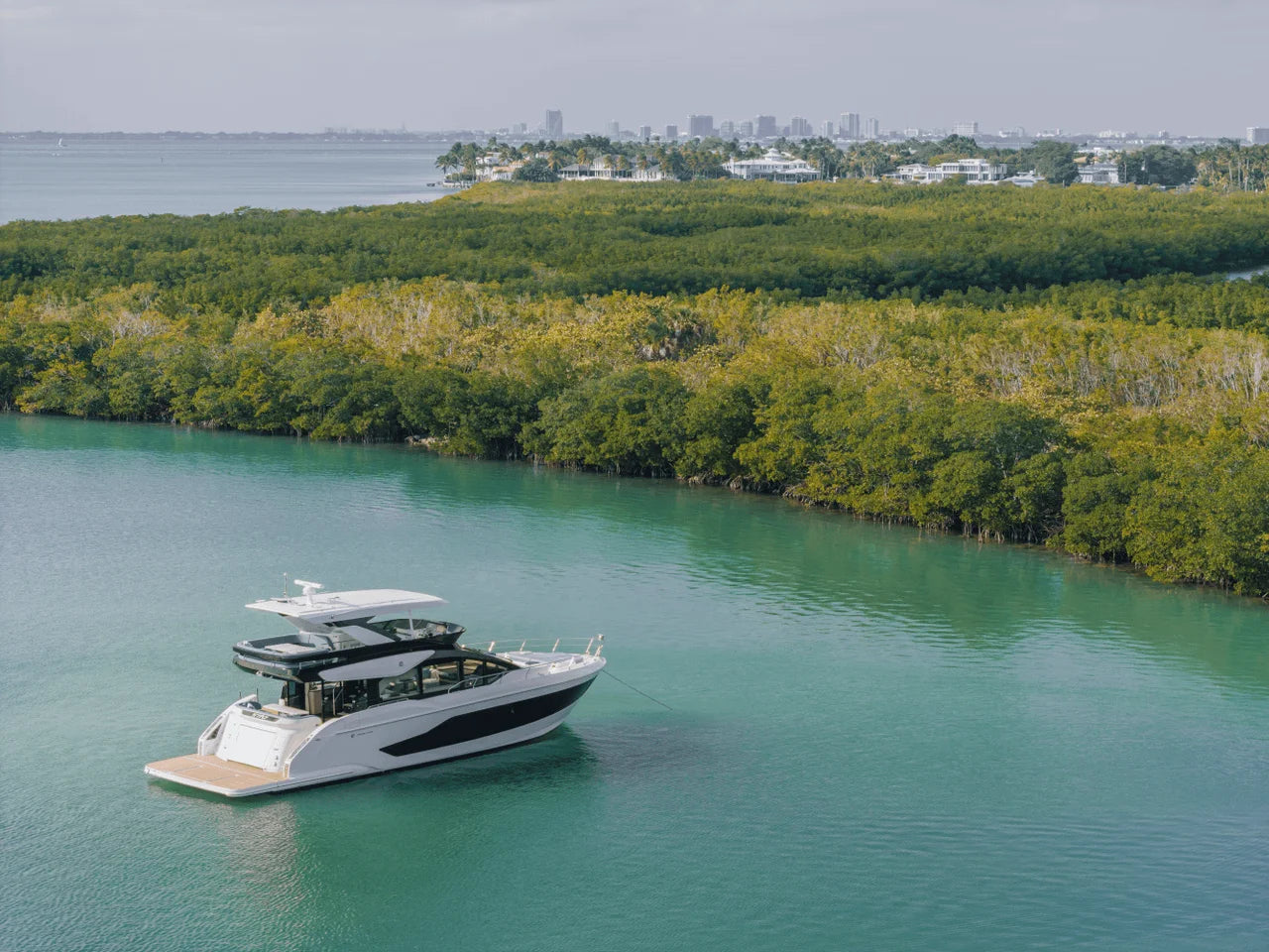 2027 Cruisers Yachts 57 FLY 57.0 feet, Clearwater, Florida #3