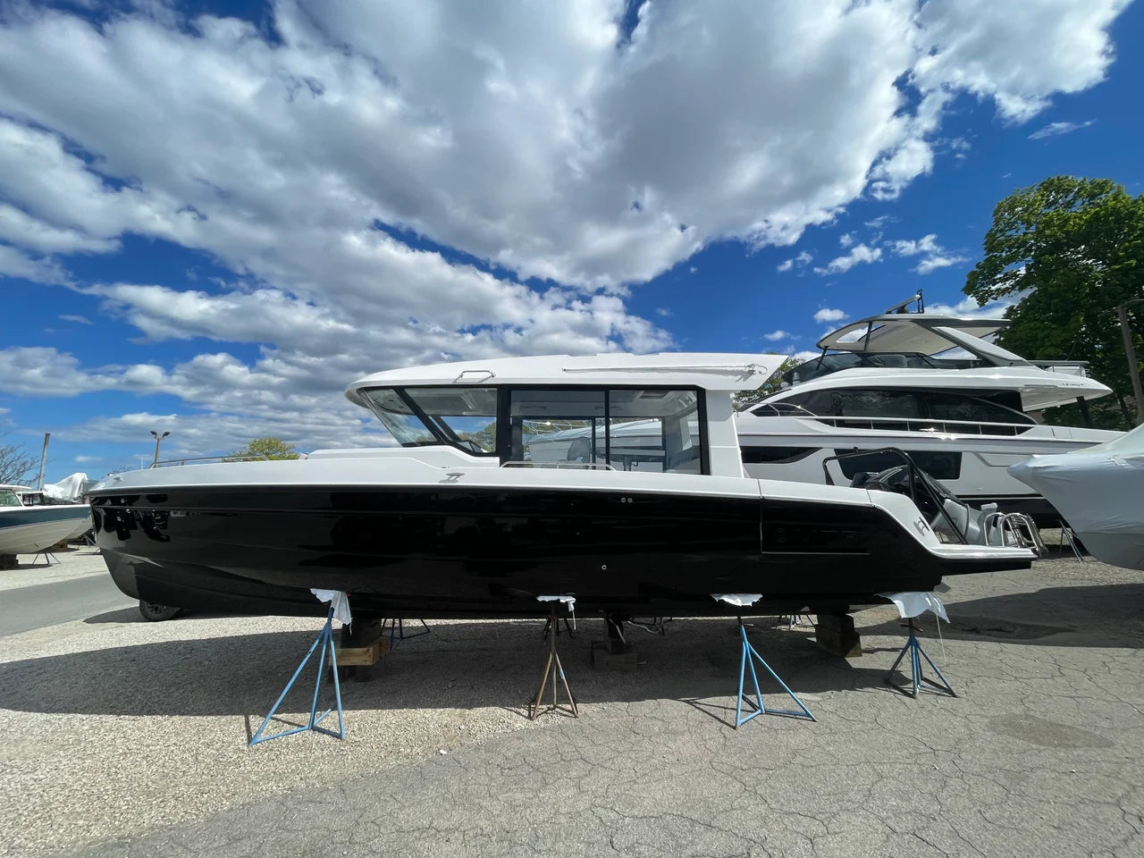 2026 Cruisers Yachts 38 VTR EC 38.0 feet, Clearwater, Florida #1