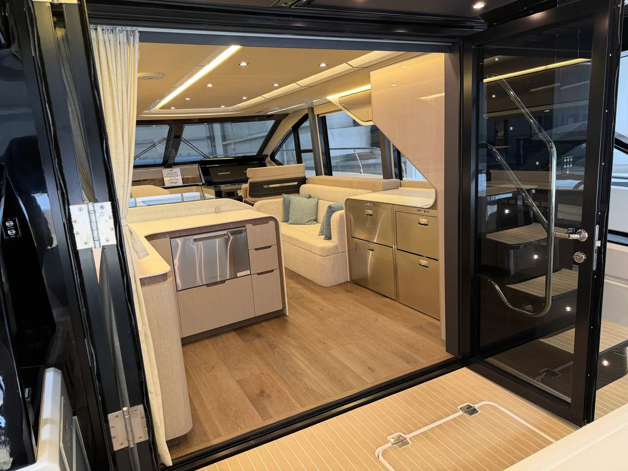 2026 Cruisers Yachts 57 FLY 57.0 feet, Clearwater, Florida #34